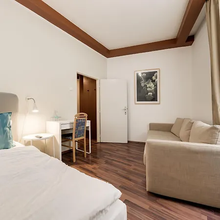 Отель Koruna 3*