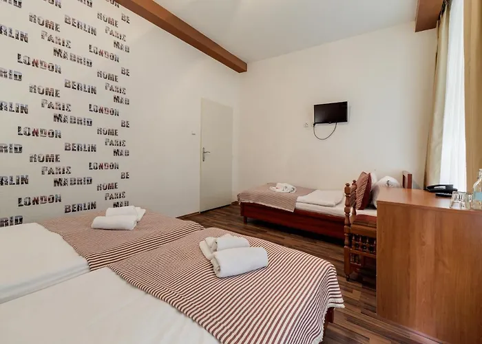 Koruna Hotell 3*